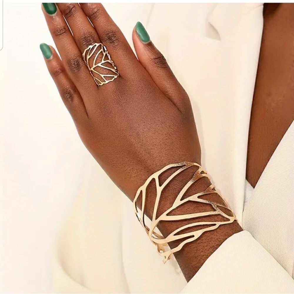 Gold-Tone Leaf Jewelry Set